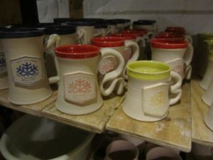 pottery mugs (Medium)